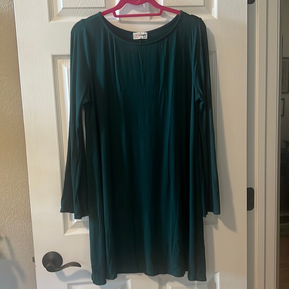 green dress